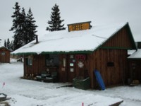 Top of the World Highway, Alaska, Au cafe en train de degeler les pieds !